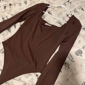 Aritzia Babaton Squareneck Contour Bodysuit